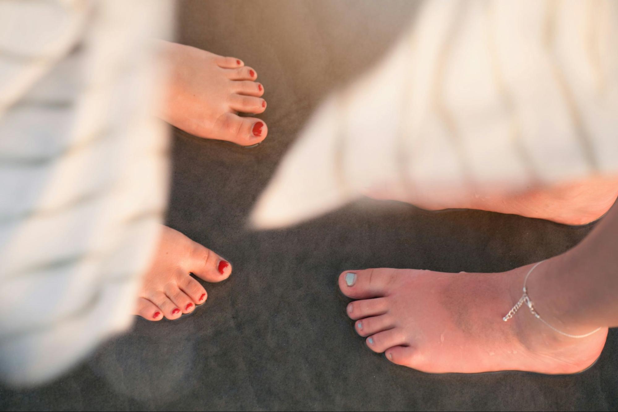 What Foot Sizes & Shapes Turn Us On