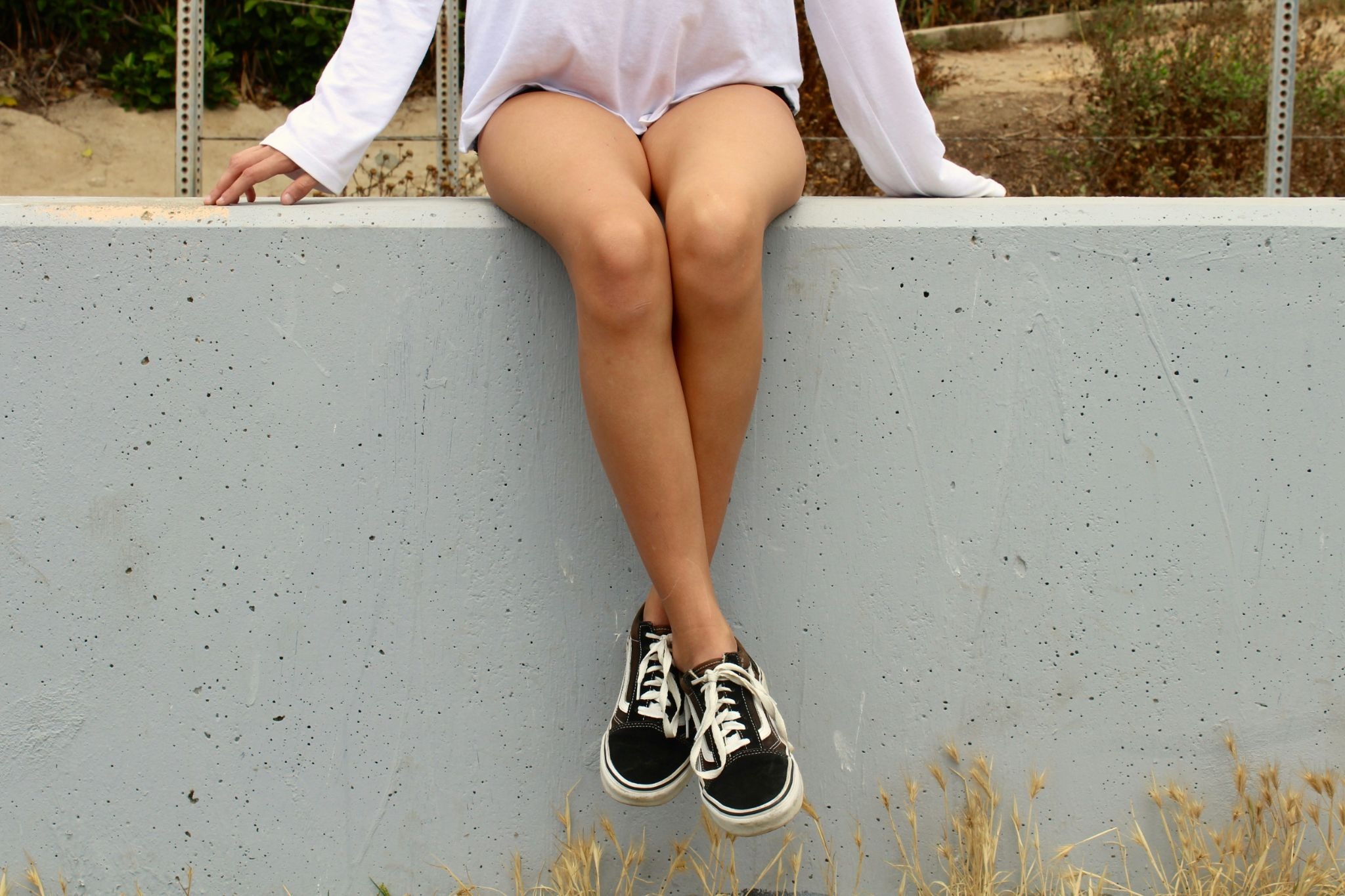 What Body Language Can Reveal Through Legs, Ankles, and Toes